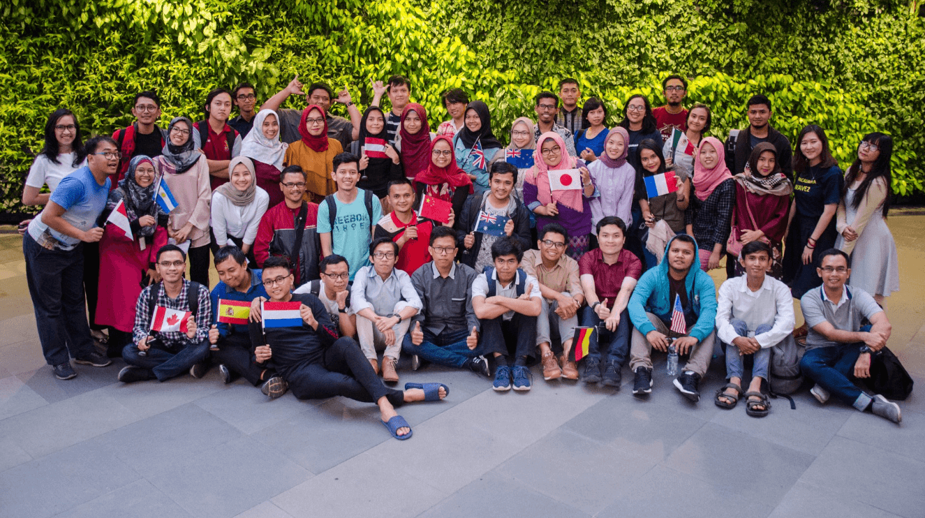 Lincah Berbahasa Asing dengan Polyglot Indonesia